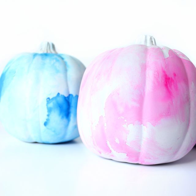 12 DIY Painted Pumpkins - step by step tutorial to create your own watercolor pumpkin kellyelko.com #pumpkins #pumpkincrafts #paintingtutorials #paintingtips #fallcrafts #crafting 