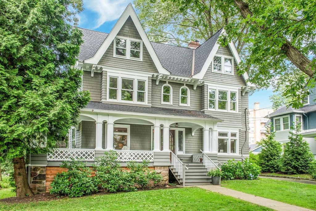 Eclectic Home Tour Carpenter Gothic kellyelko.com #hometour #housetour #grayhouse #oldhouse #oldhome #hometour #housetour #architecture #curbappeal #vintagemodern