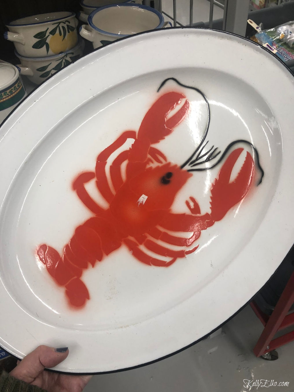 Vintage enamel lobster tray kellyelko.com #thrifting #thriftstore #vintage #vintagedecor #lobster #enamel 