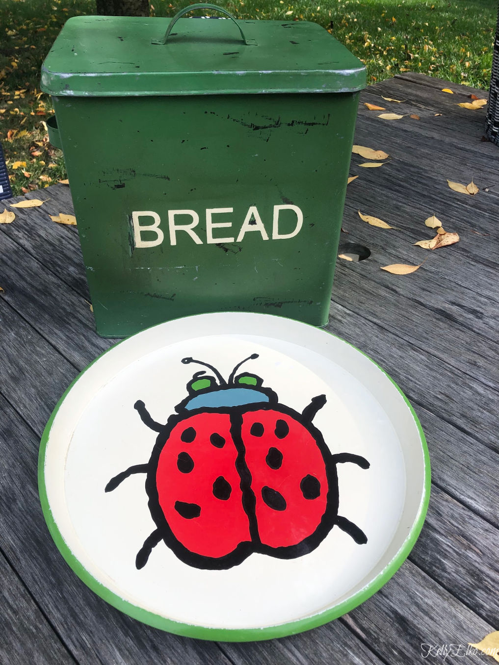 Thrifting Diaries October Haul - love the green enamel bread box and vintage Ross Havers ladybug tray kellyelko.com #vintage #vintagedecor #breadbox #thrifting #thriftstore #midcentury 