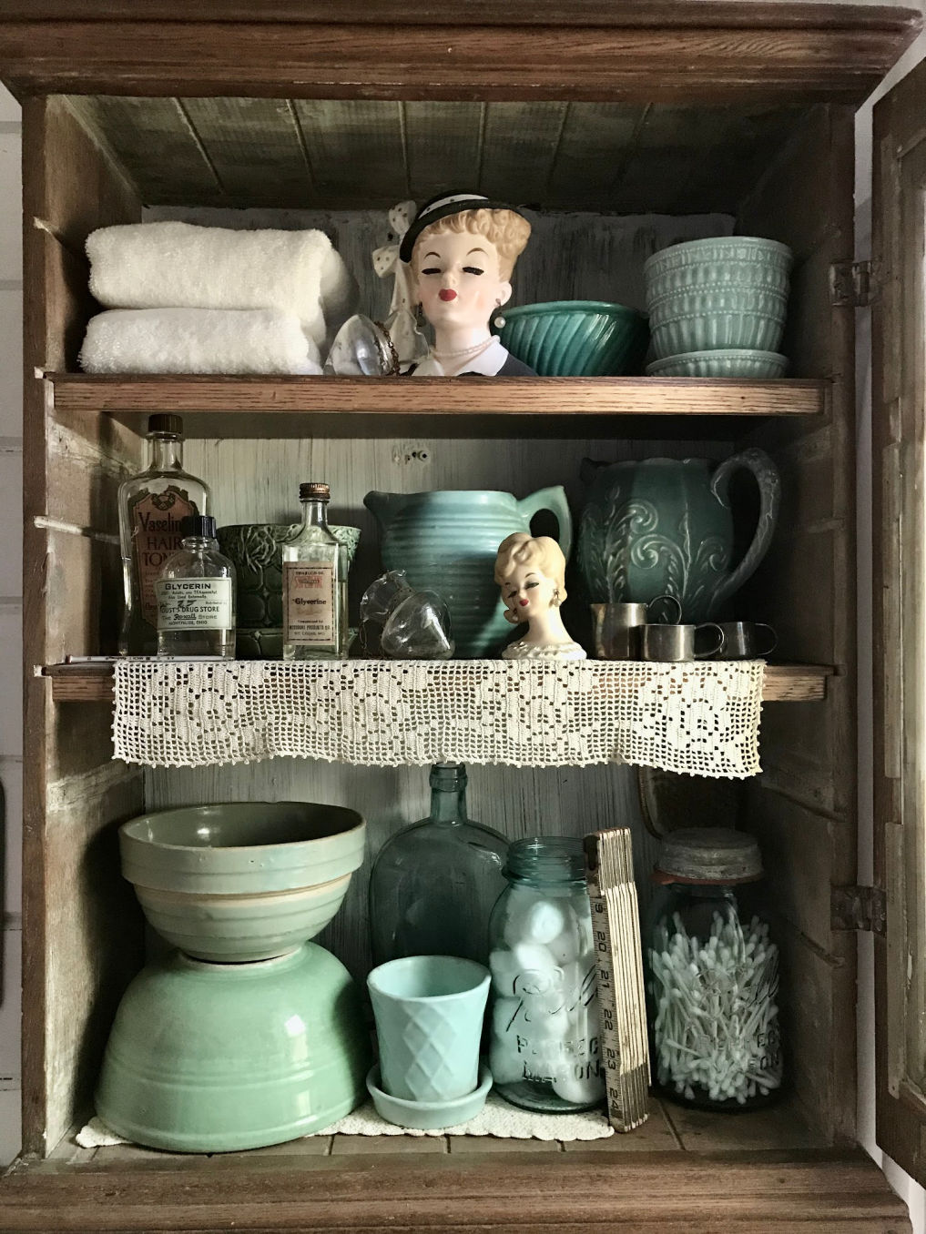 Vintage pottery and head vase collections #vintagedecor #vintagecollections #collection #vintagepottery 