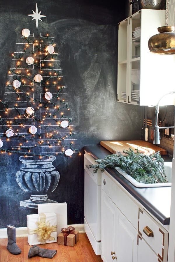 Christmas Chalkboard Art Ideas - love this chalkboard wall with Christmas tree strung with lights #chalkboard #chalkart #christmasdecor #christmastree #christmaskitchen #farmhousechristmas 