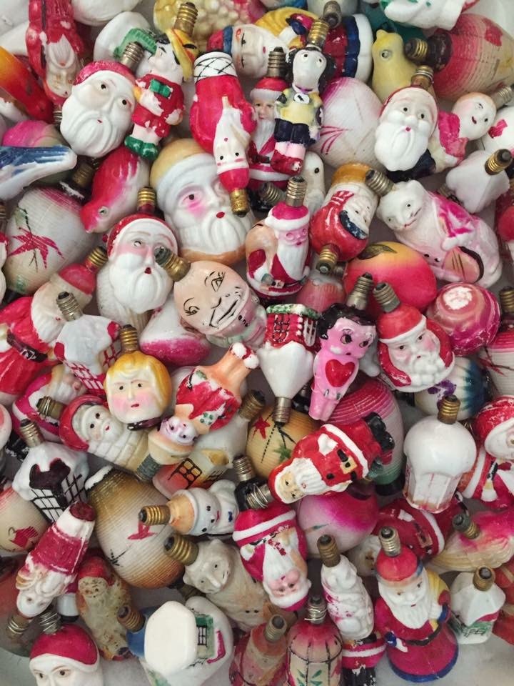 Vintage Milk Glass Figural Light Bulbs - a fun Christmas collectible kellyelko.com #christmas #christmasornaments #christmaslights #vintagechristmas #vintagecollections #vintage #vintagedecor #collections #christmas #figuralbulbs #milkglass #collectors