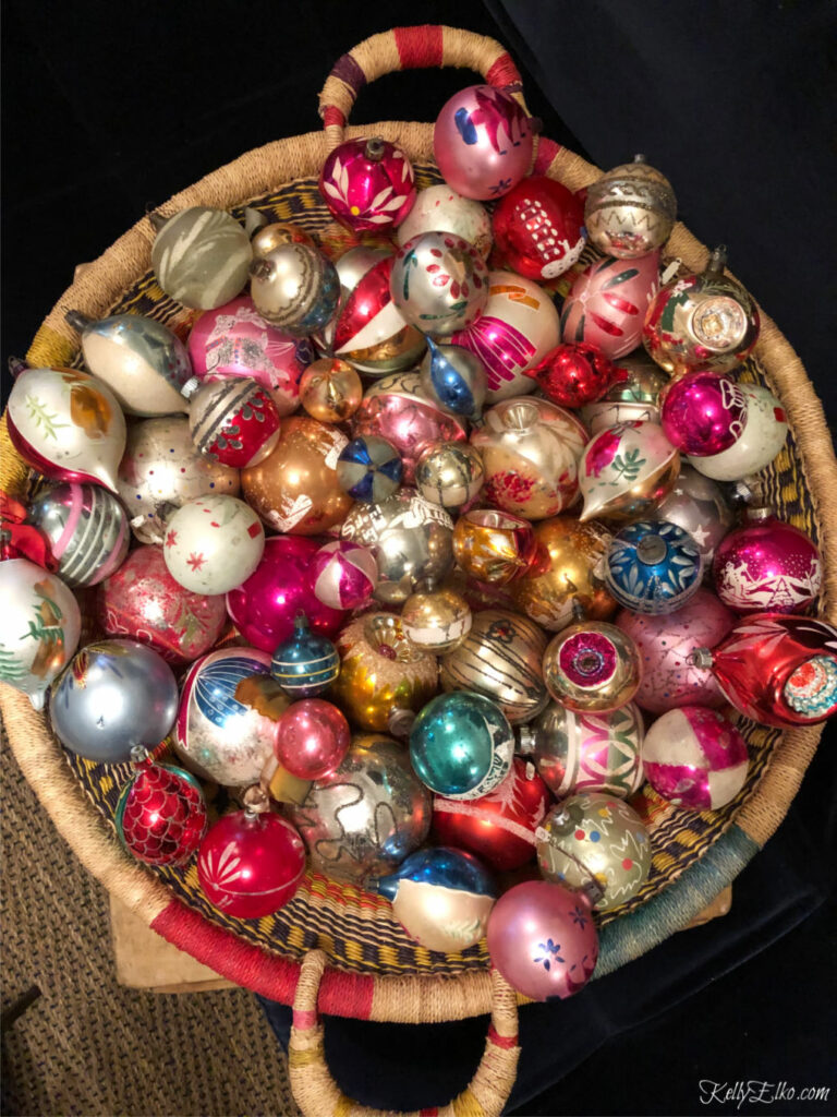 Kelly's Thrifting Diaries November - Christmas edition! See the vintage Christmas finds Kelly scored at the thrift store kellyelko.com #thrifting #shinybrites #vintageornaments #vintagechristmas #vintagecollections #christmasornaments #christmasdecor