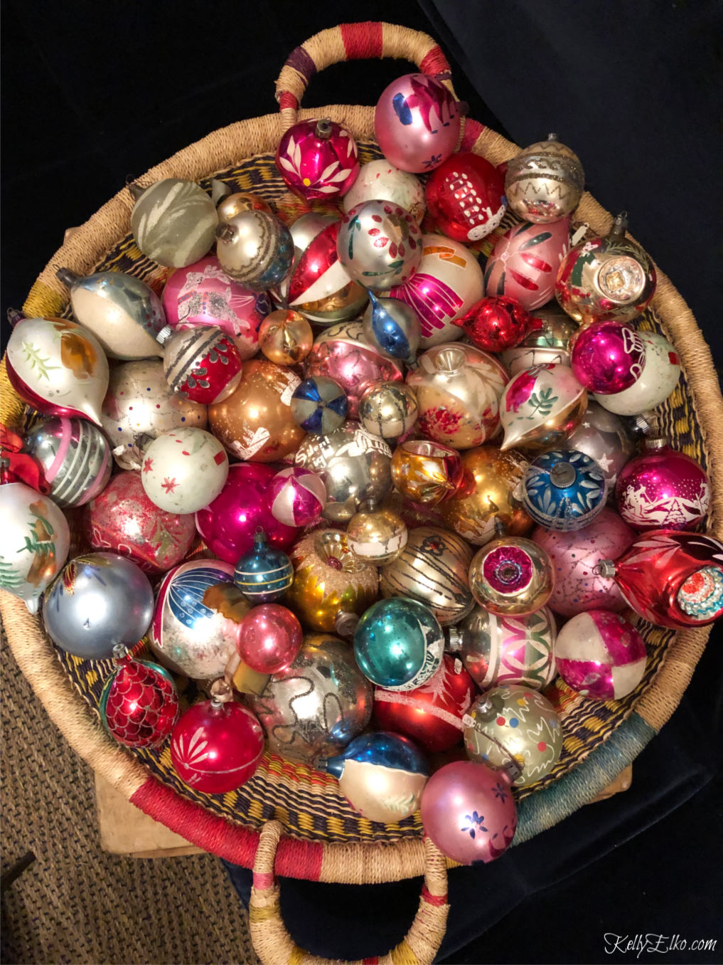 Huge vintage collection of Shiny Brite Christmas ornaments kellyelko.com #shinybrite #vintageornaments #vintagechristmas #vintagecollection #christmasornaments #christmasdecor 