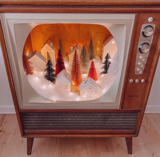 Bottle Brush Tree Ideas - love this old tv turned retro shadow box #vintagechristmas #retro #upcycle #repurpose #vintagedecor #retrodecor #shadowbox #christmasdecor #christmasvillage 