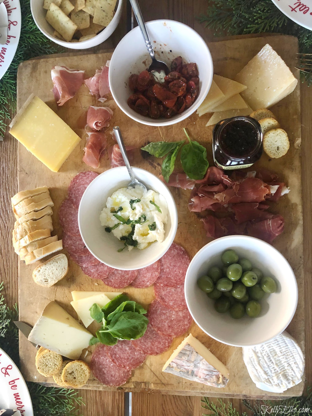 Make an epic charcuterie board to wow your guests kellyelko.com #charcuterie #cheeseboard #appetizers #partyfood #partyrecipes #nocook #kellyelko