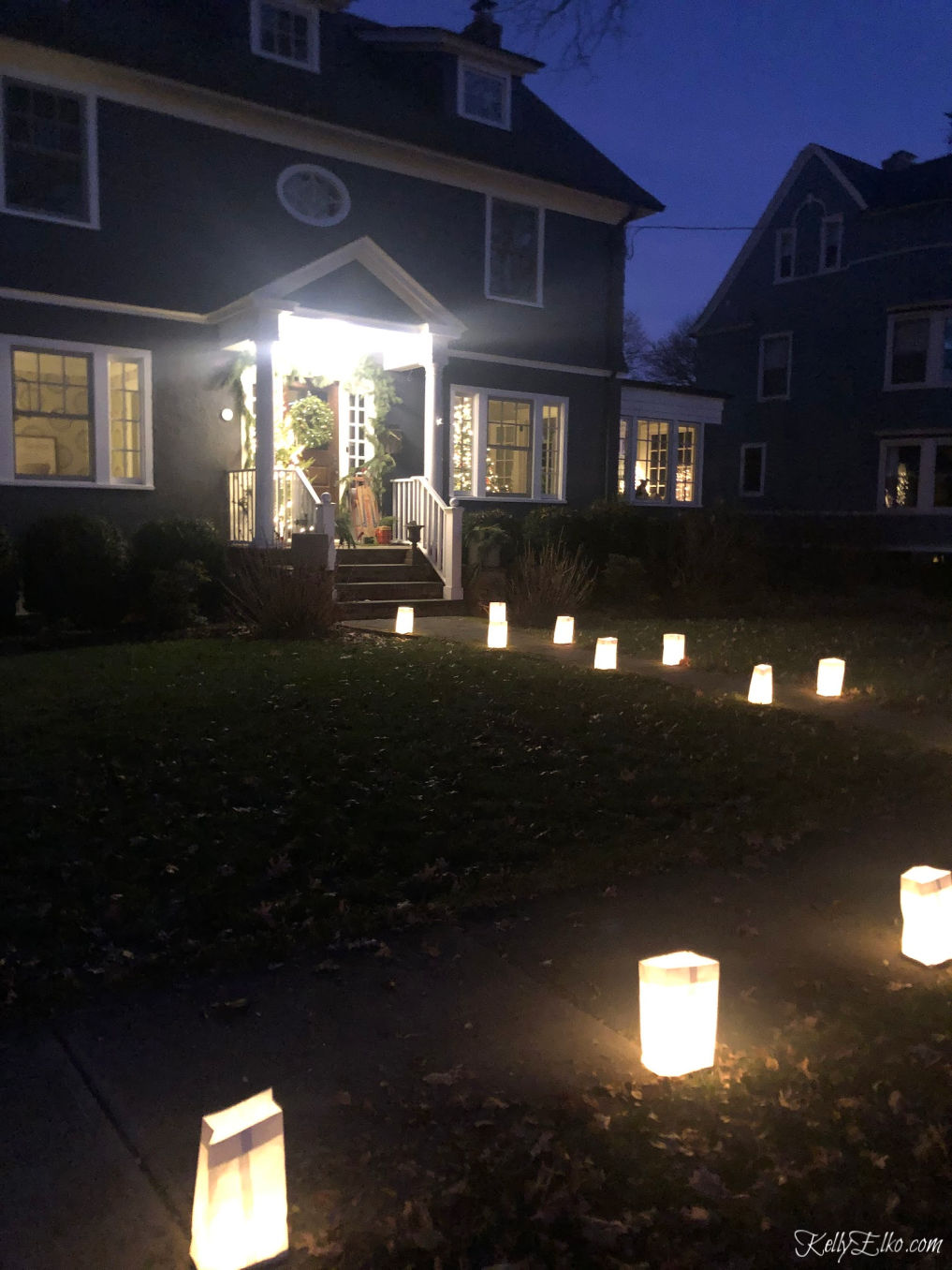 Christmas luminaries kellyelko.com #christmaslights #luminaries #kellyelko