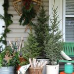 Vintage Christmas Porch Decorating Ideas kellyelko.com #christmasdecor #christmasporch #winterporch #vintagechristmas #vintagedecor