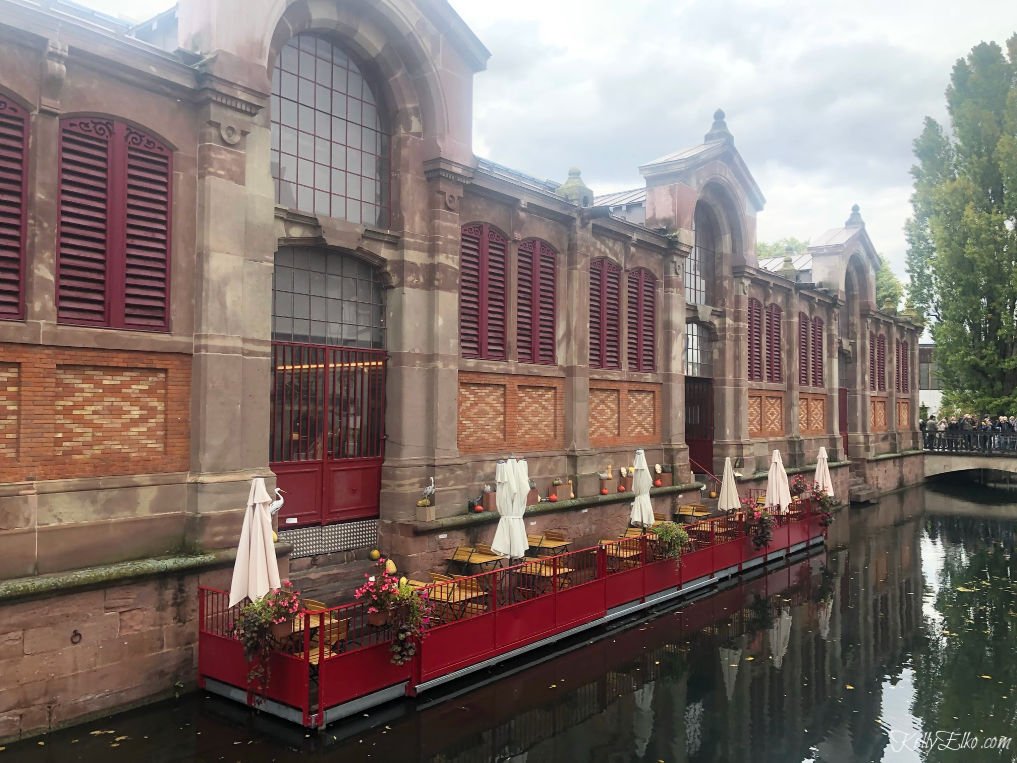 la Petite Venise is a charming area of Colmar France that is not to be missed with it's half timber houses on canals kellyelko.com #travel #colmar #colmarfrance #rhineriver #rivercruise #france #luxurytravel #europeantravel #travelblog #trabelblogger #halftimber #lapetitevenise
