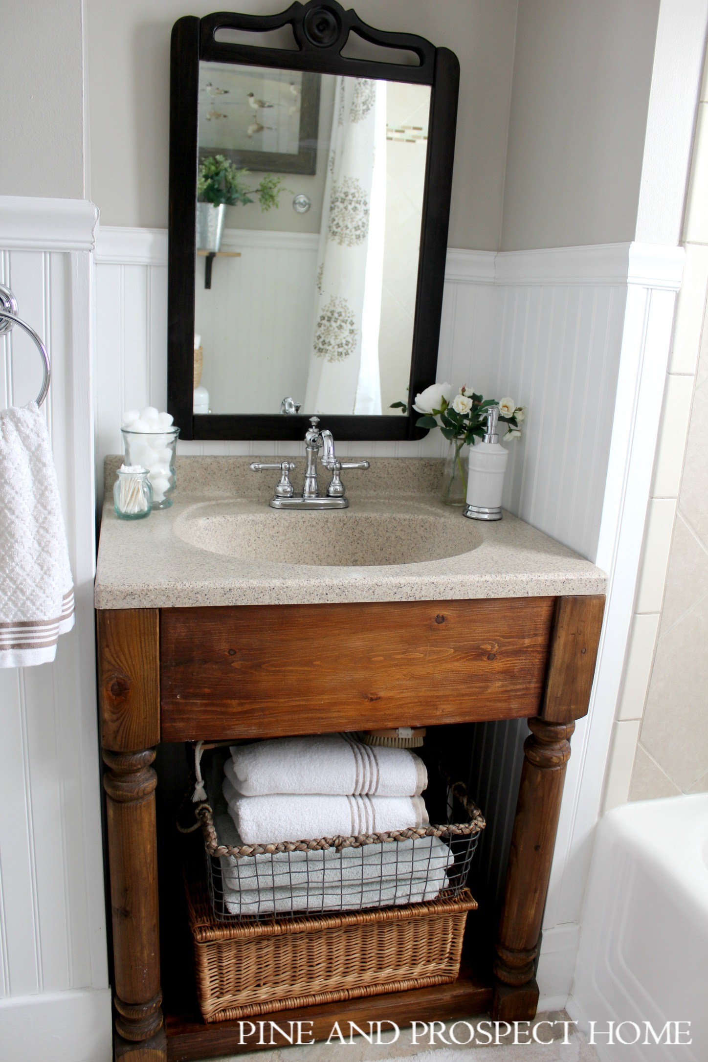 Rustic wood bathroom vanity #bathroom #bathroomvanity #bathroomdecor #farmhousebathroom #farmhousedecor