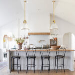 Eclectic Home Tour Seeking Lavender Lane kellyelko.com #hometour #housetour #kitchen #farmhousedecor #farmhousekitchen