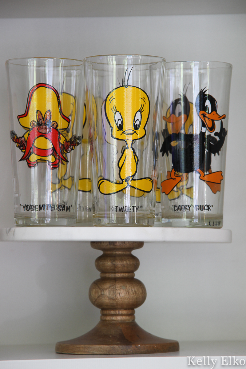 Vintage drinking glass collection kellyelko.com #drinkingglasses #collect #collection #collector #glass #vintageglass #vintage #vintagedecor #looneytunes 