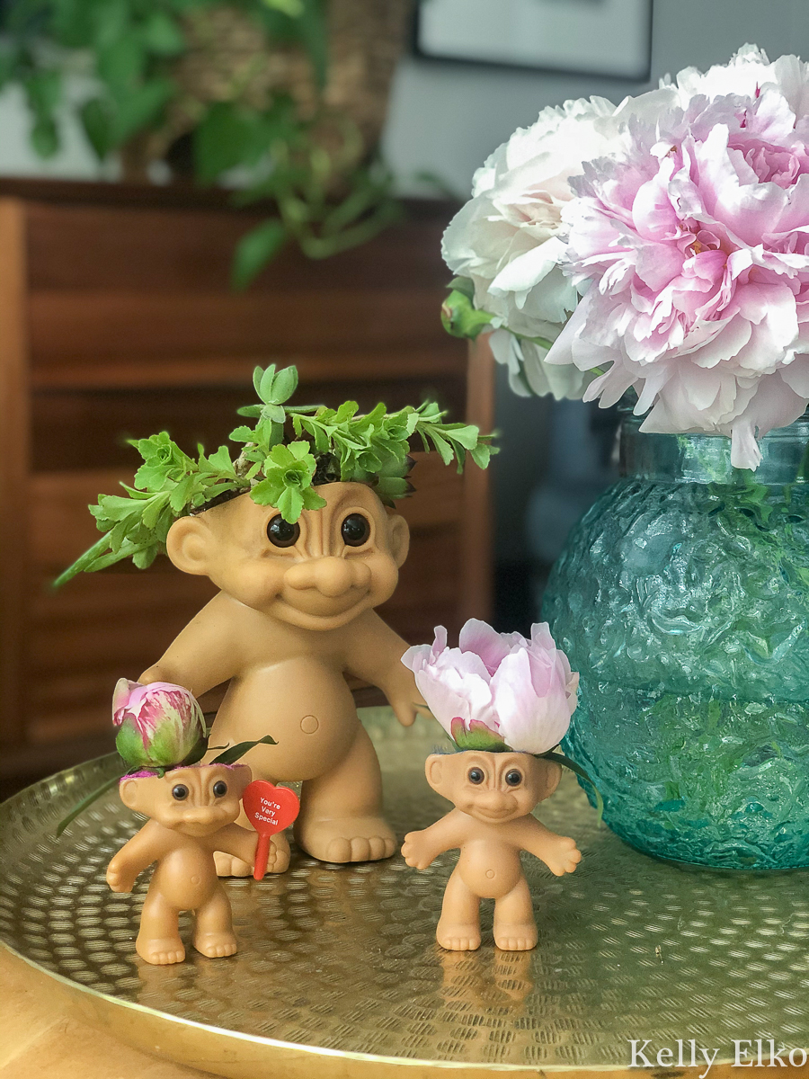 How to make a vintage Troll planter or vase! These are so cute and kitschy kellyelko.com #troll #trolls #repurpose #upcycle #vintage #vintagedecor #succulents #diyplanters #planter #diycrafts #diyideas #kidscrafts #nostalgia #peonies #plantlady #houseplants 