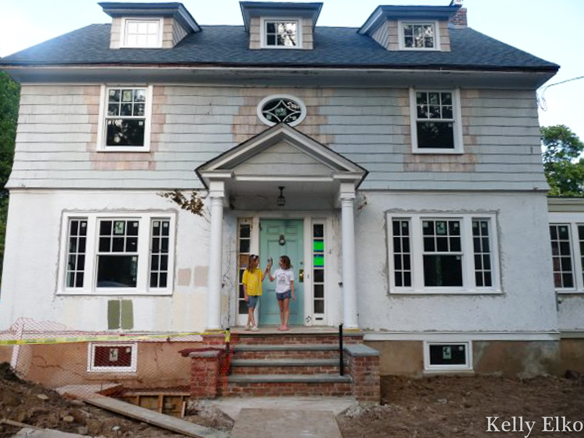 Before old home renovation - wait until you see the stunning after kellyelko.com #oldhome #oldhouse #homereno #housereno #renovation #farmhouse #houseexterior #housebefore #fixerupper