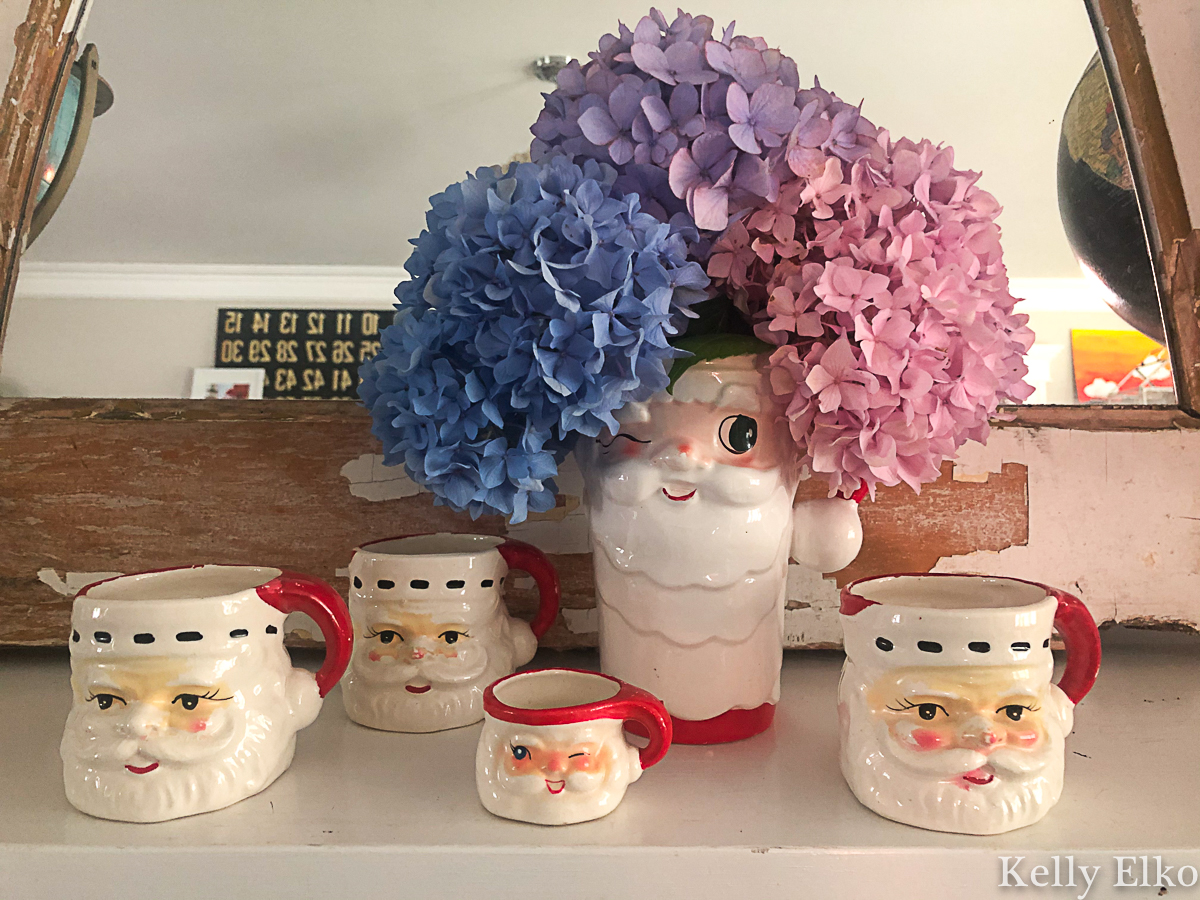 Cute vintage Santa mugs and a Holt Howard pitcher kellyelko.com #christmas #vintagechristmas #christmasdecor #santa #vintagesanta #santamug #holthoward #collections #vintagecollection #christmasdecor 