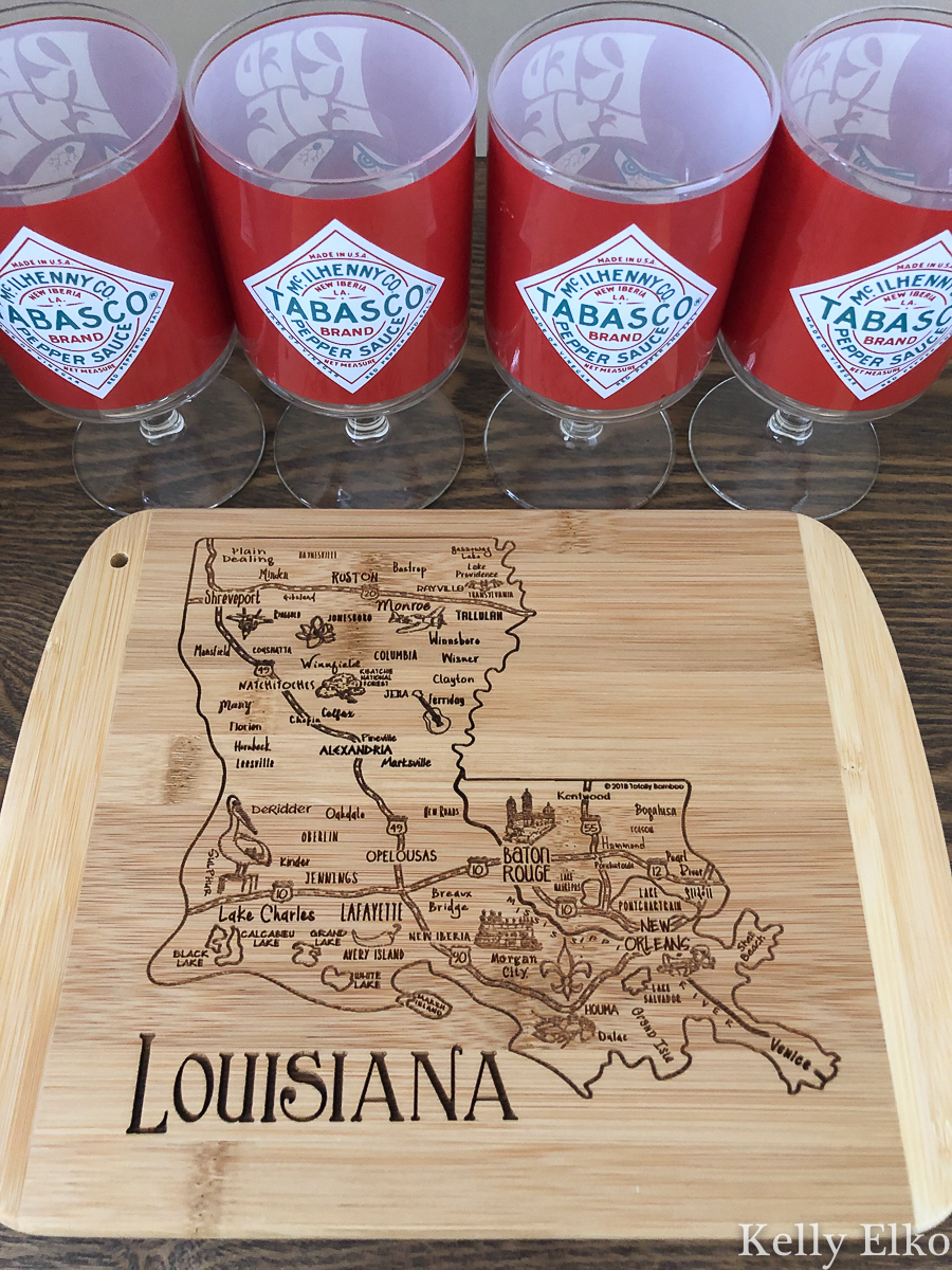 Love this state cutting board kellyelko.com #tabasco #louisiana #cuttingboard 