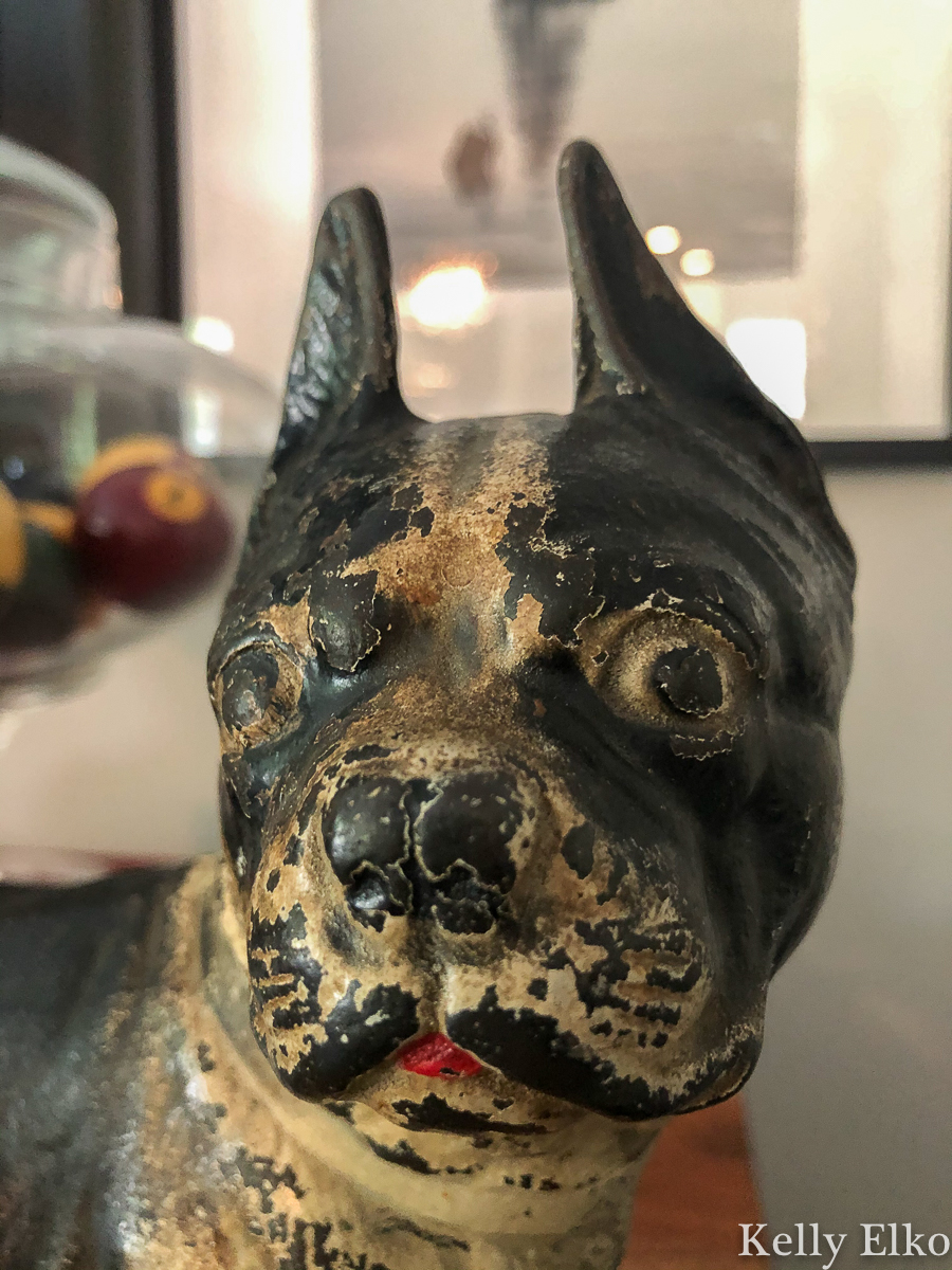 Tips on how to spot a real antique cast iron doorstop from a reproduction kellyelko.com #antiques #antique #hubley #bostonterrier #doorstop #antiquedoorstop #collectibles #collect #vintagedecor #antiquedecor #bostonterrier
