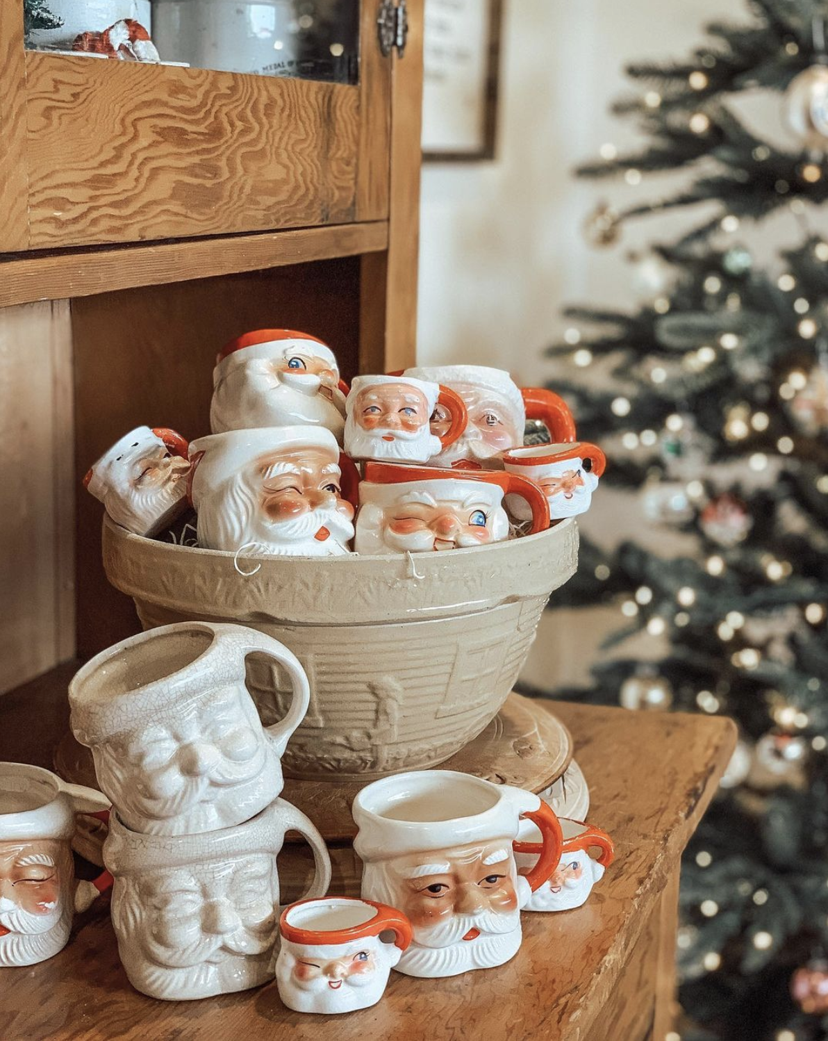 Santa mugs in a bowl / kellyelko.com