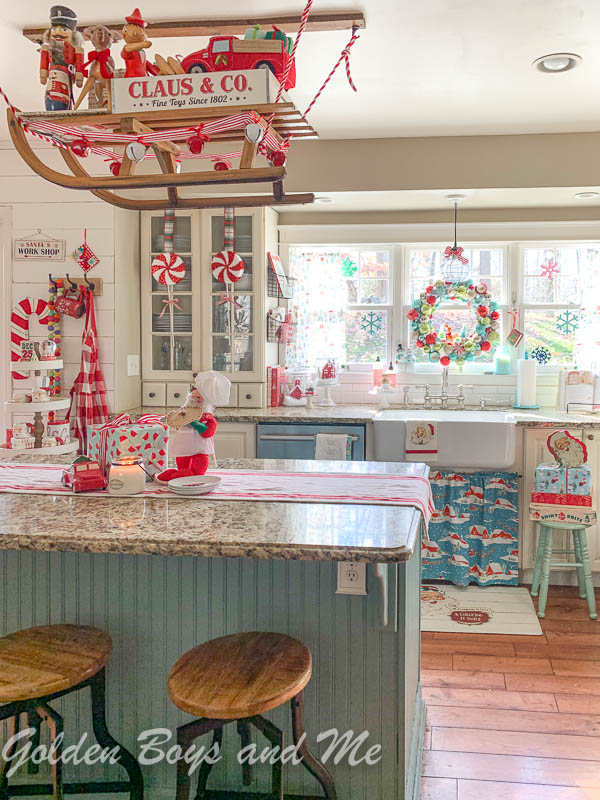 Colorful Christmas home tour #colorfulchristmas #christmaskitchen #christmasdecor 