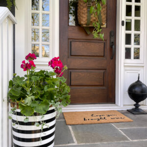 Love this porch and trash can planter kellyelko.com