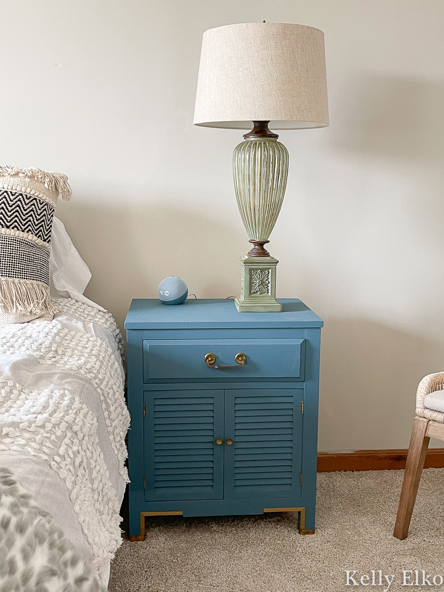 Chalk Paint 101 - Love this vintage nightstand makeover with paint kellyelko.com