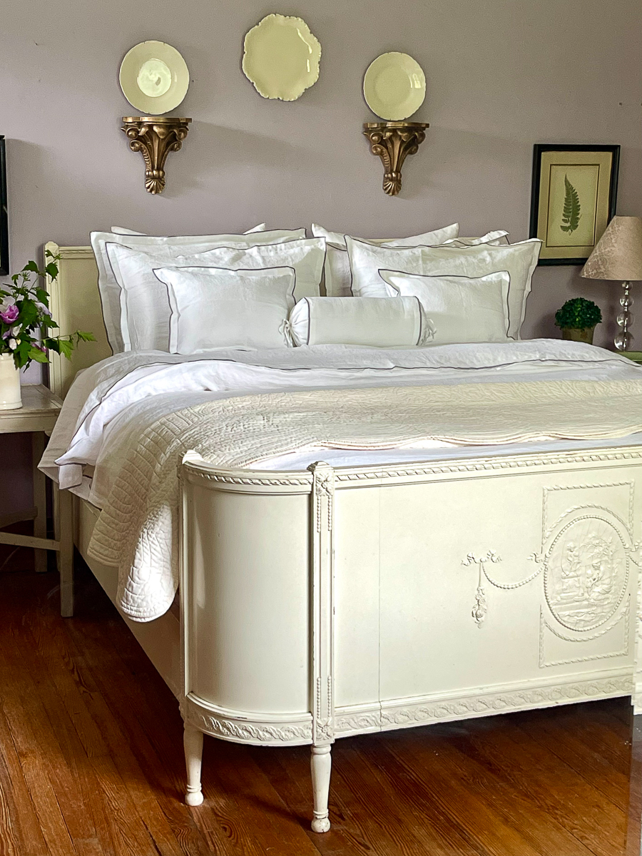 Gorgeous antique bed painted white kellyelko.com