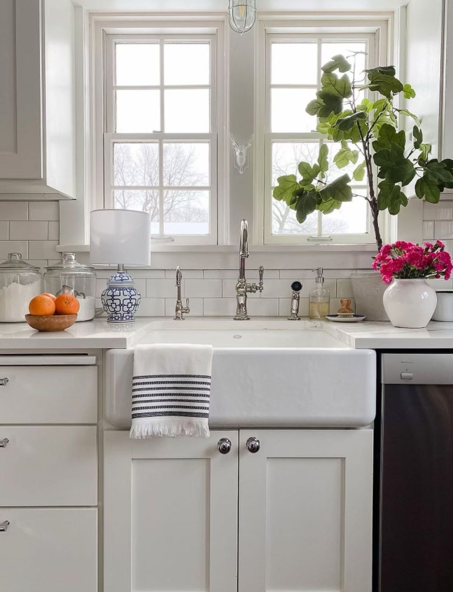 Beautiful farmhouse sink kellyelko.com