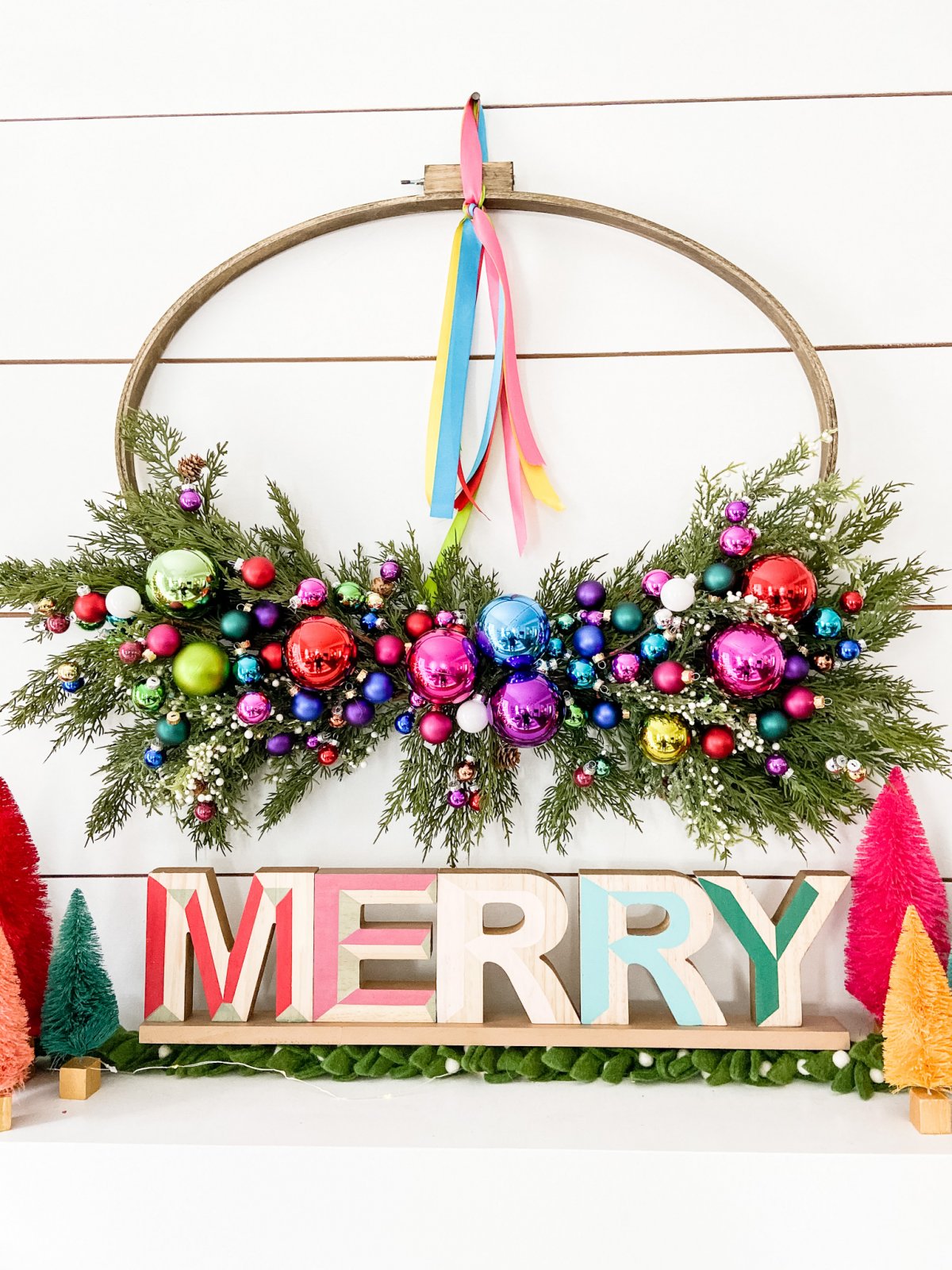 Creative Christmas Wreaths - love this DIY Embroidery Hoop and Ornament Wreath