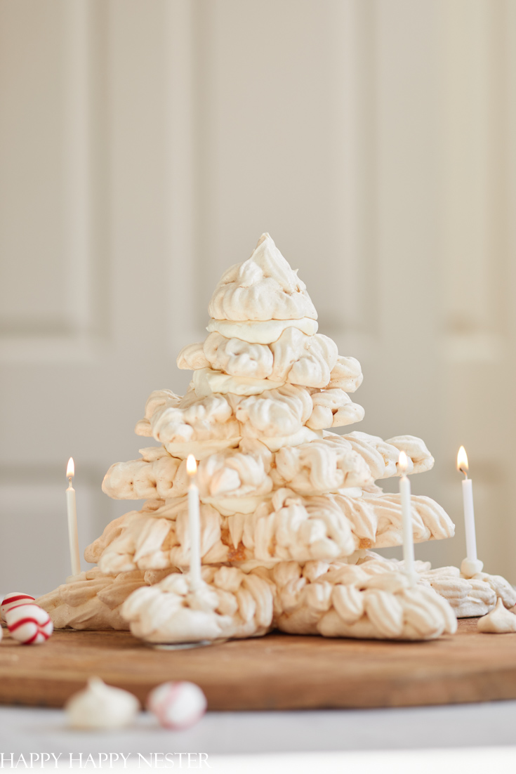 Make a stacked meringue Christmas tree cake! 