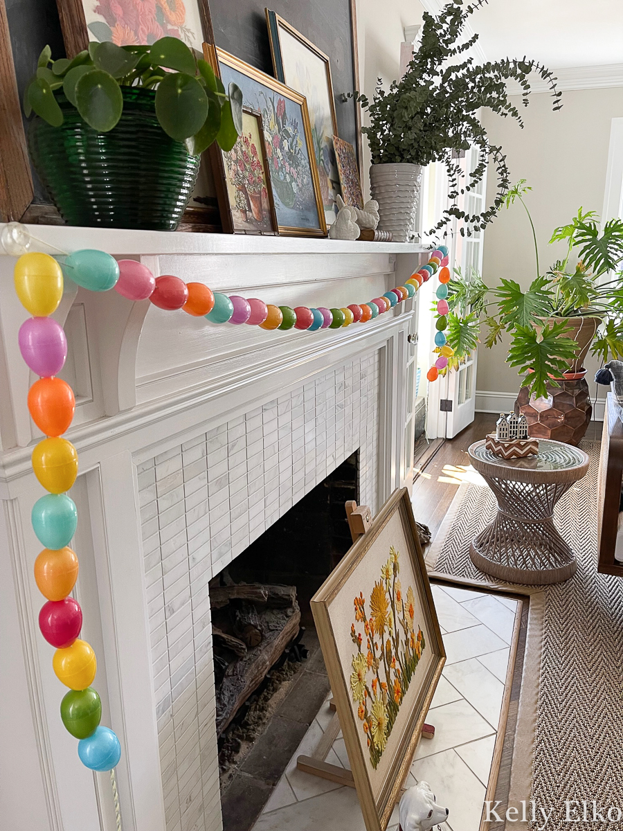 DIY Egg Garland - see how to make this cute spring craft for Easter kellyelko.com