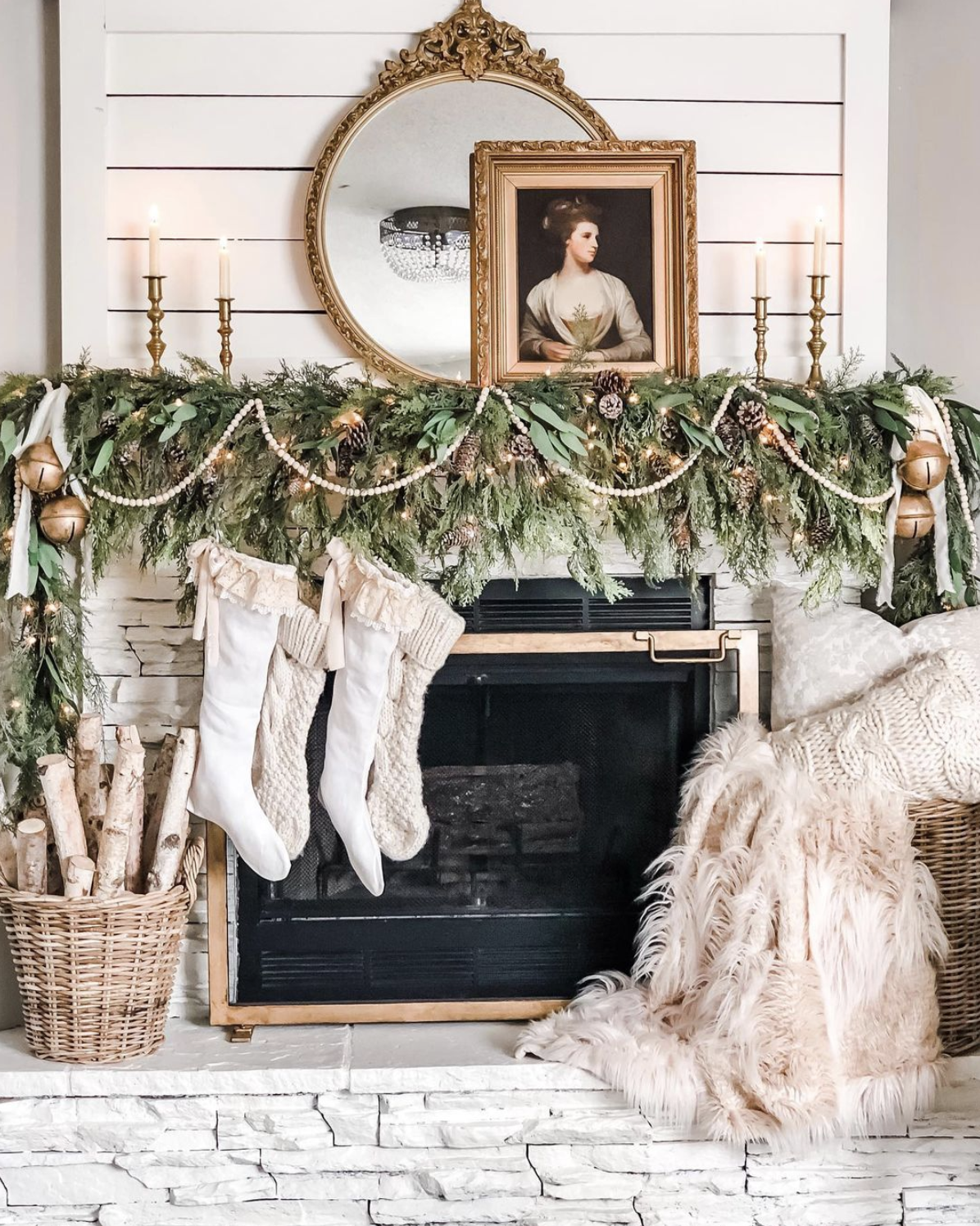 10 Stunning Christmas Mantels!