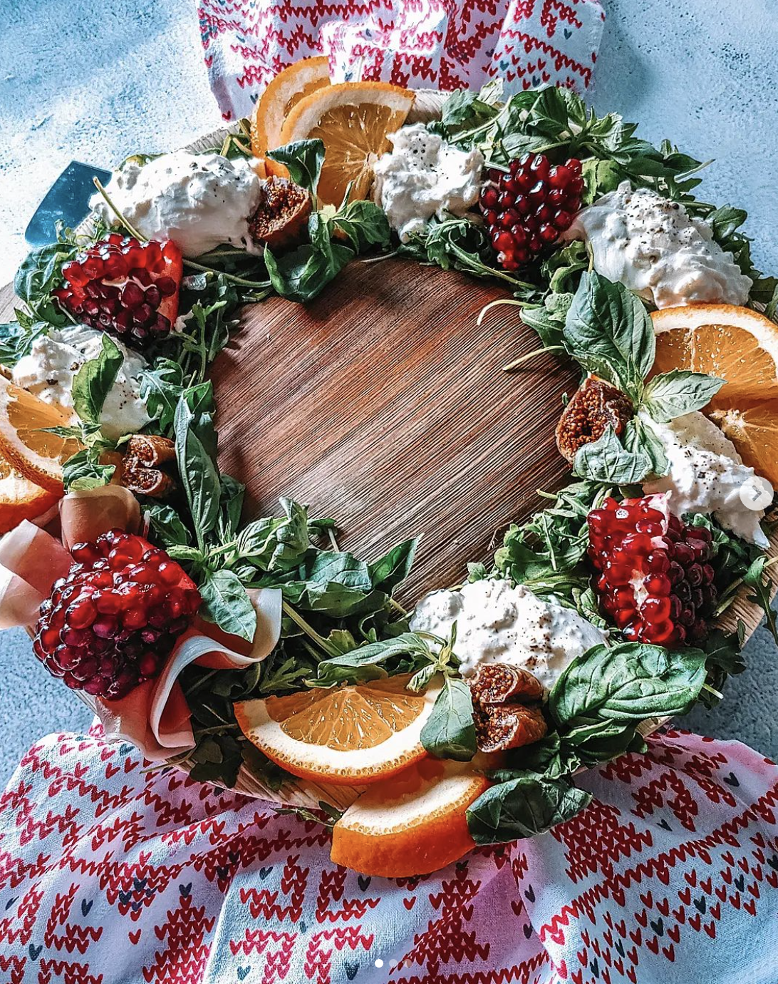 Love this burrata cheese Christmas tree wreath board