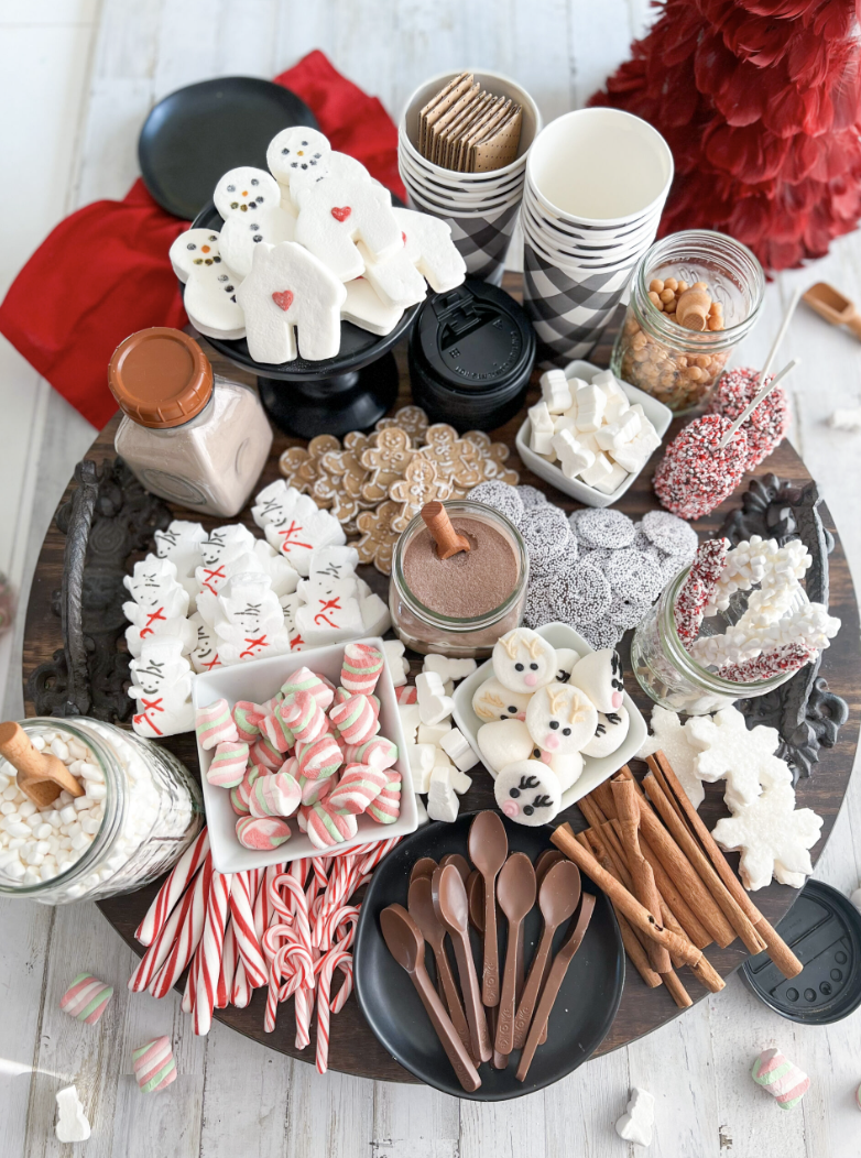 Love this festive hot chocolate charcuterie board!