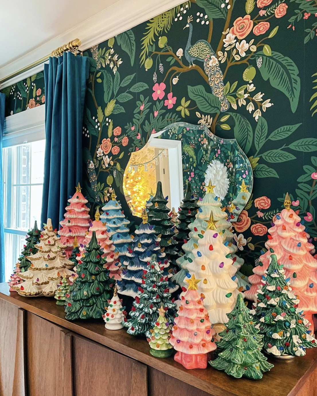 Wow! How amazing is this vintage ceramic light up tree collection!