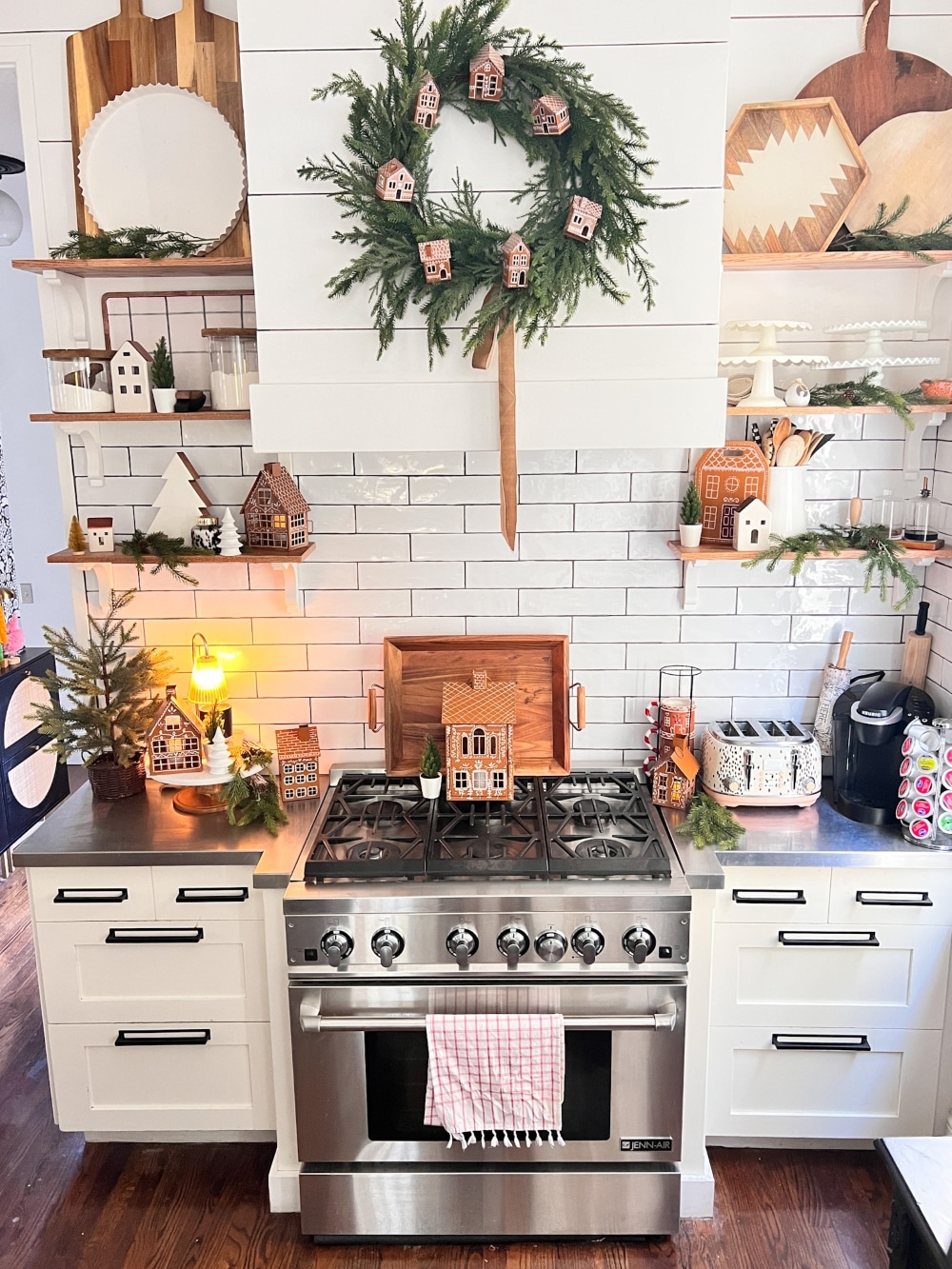 DIY Gingerbread house wreath 