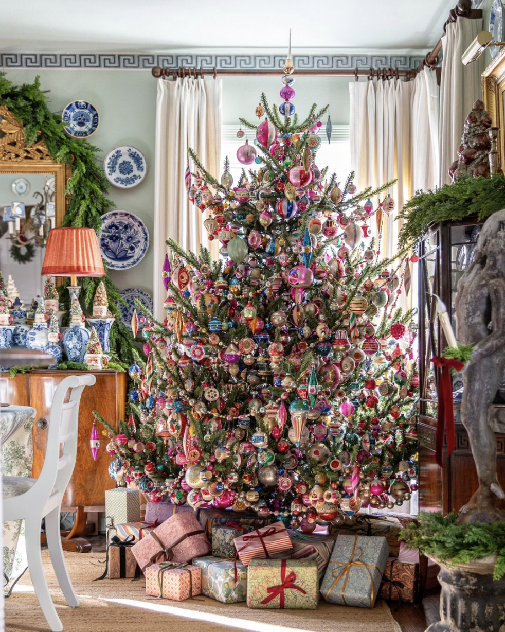 Shiny Brite Christmas Tree  dripping with 1400 vintage ornaments! / kellyelko.com