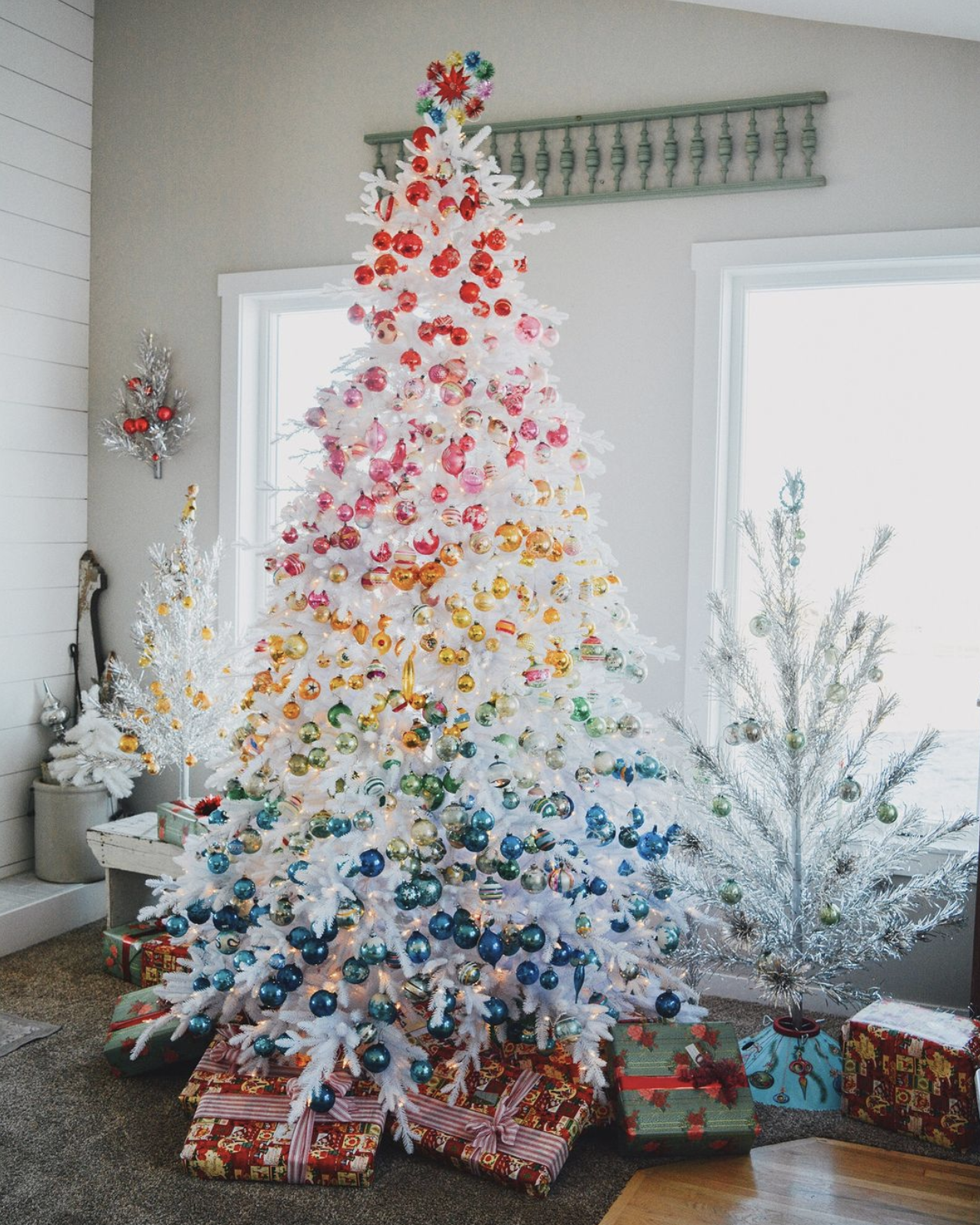 Rainbow Christmas tree / kellyelko.com
