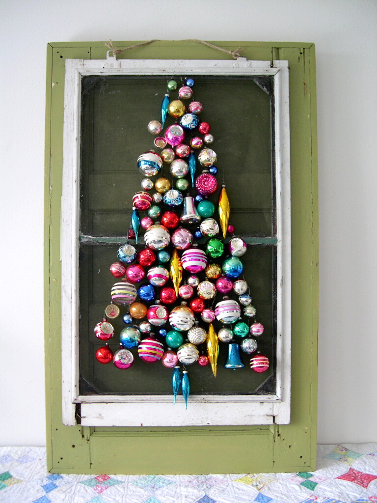 Screen Door Ornament Tree / kellyelko.com