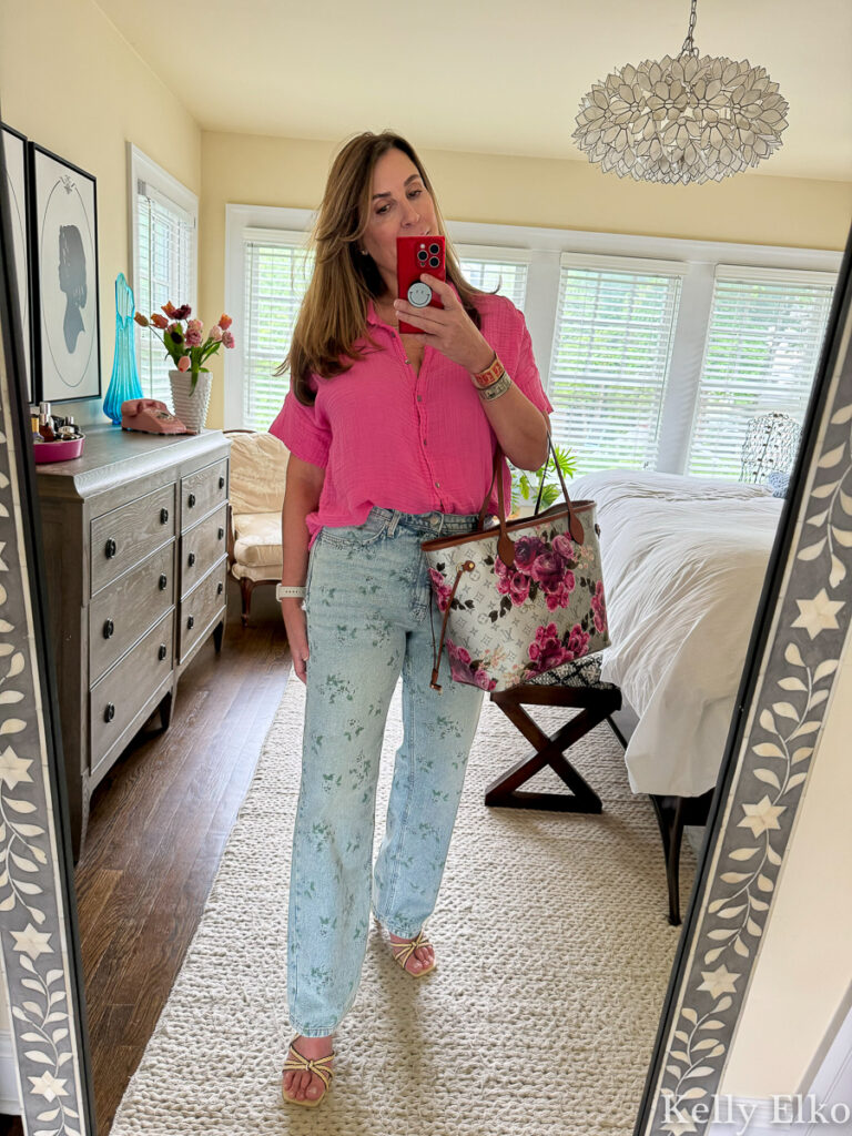 Affordable finds - love these under $30 floral jeans from Target / kellyelko.com