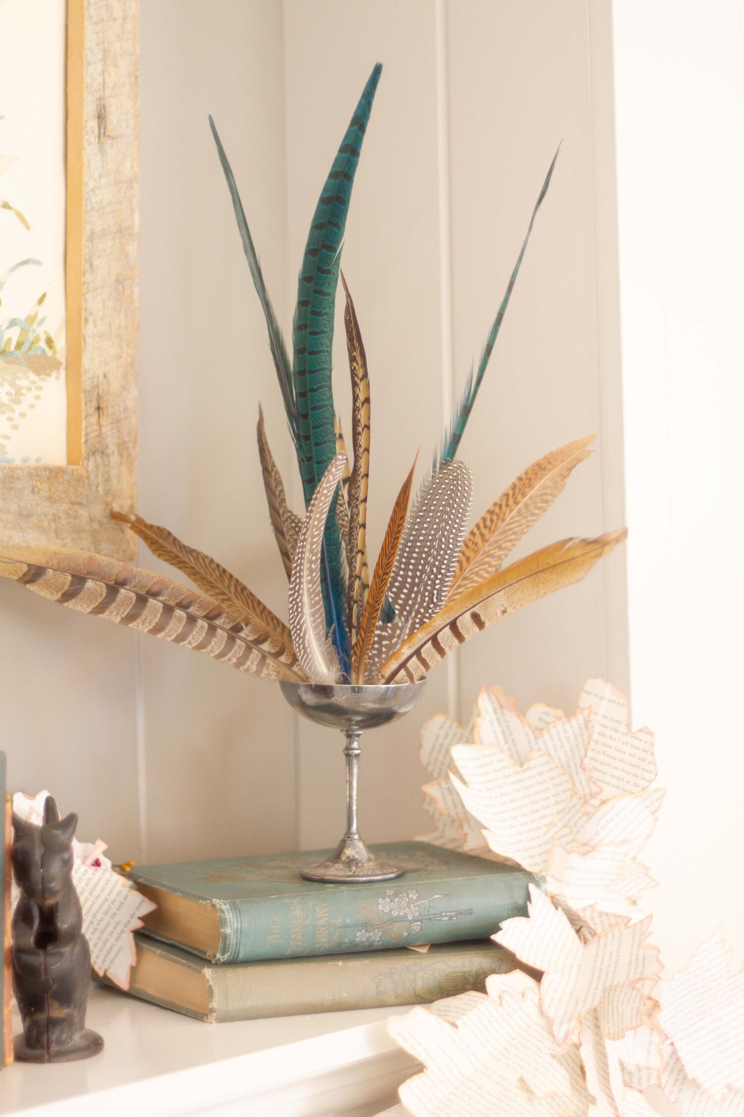 Colorful feather centerpiece / kellyelko.com