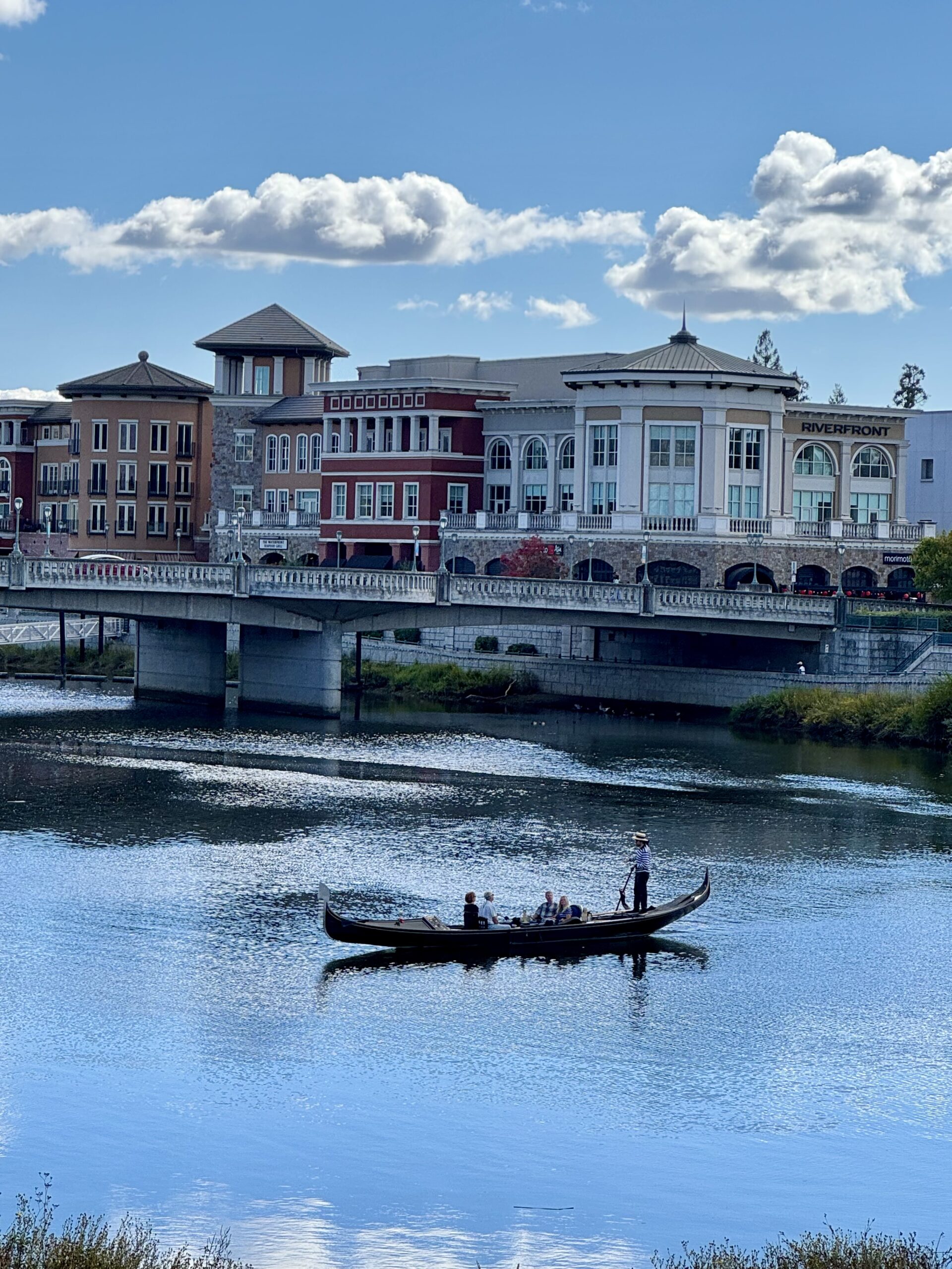 Downtown Napa on the river with a gondola / kellyelko.com