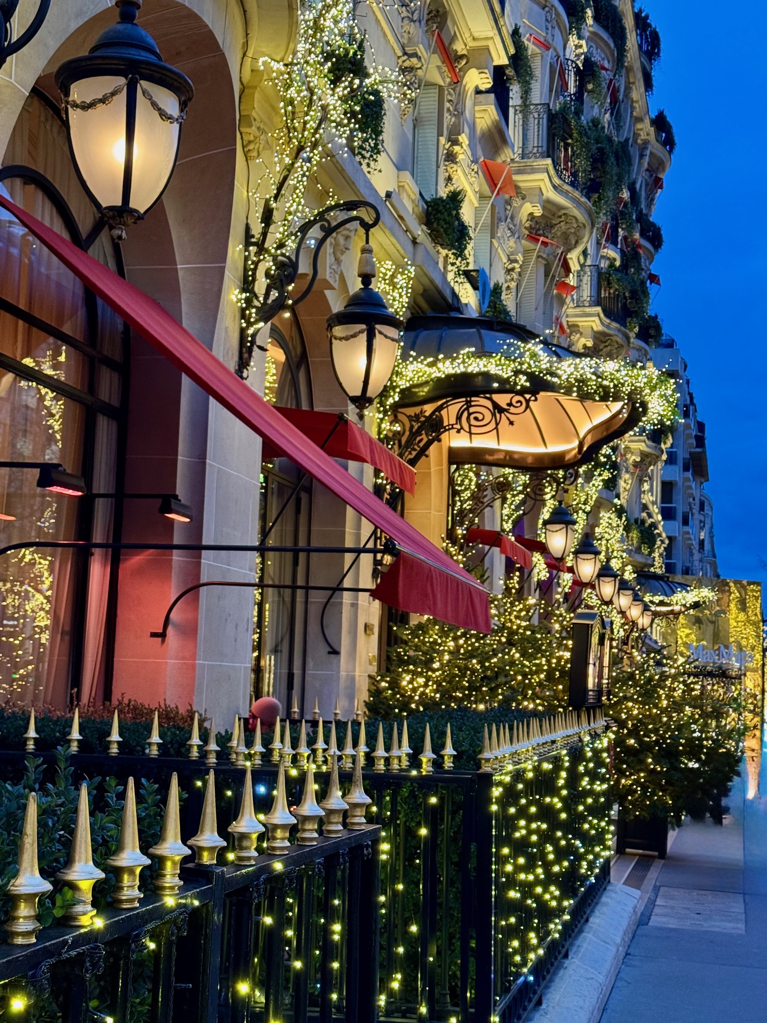 Plaza Athenee Christmas Lights Paris